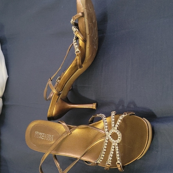 Heels - Picture 2 of 2